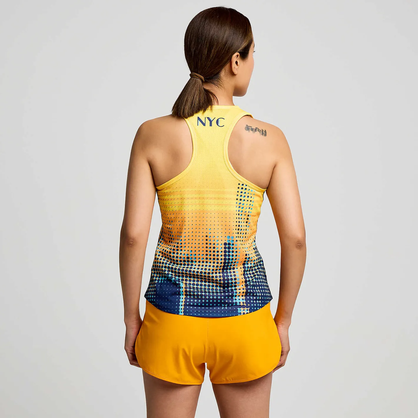 Saucony NYC Stopwatch Graphic Singlet<Women Tops